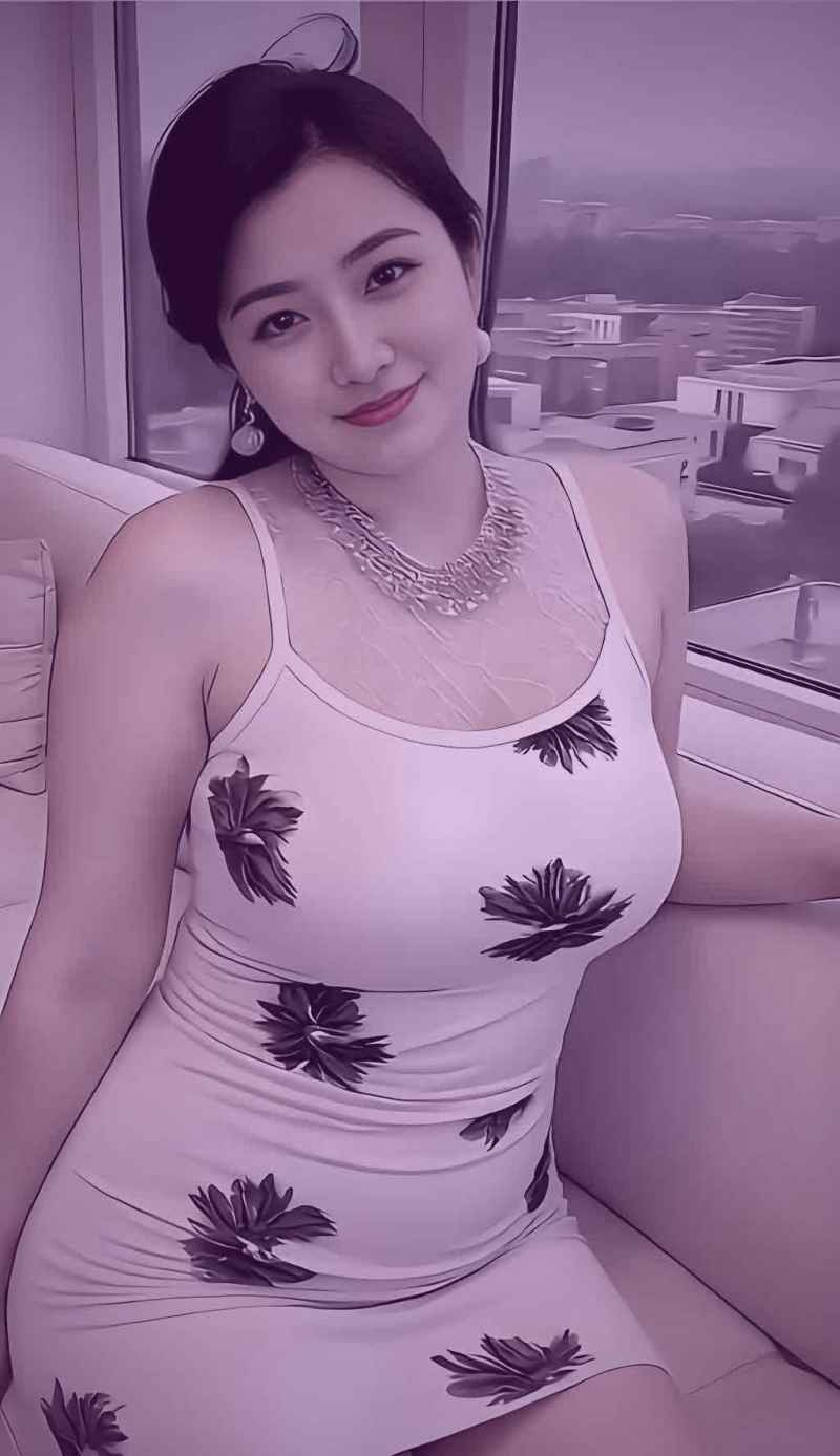 坦克在战场上冲锋的震撼画面