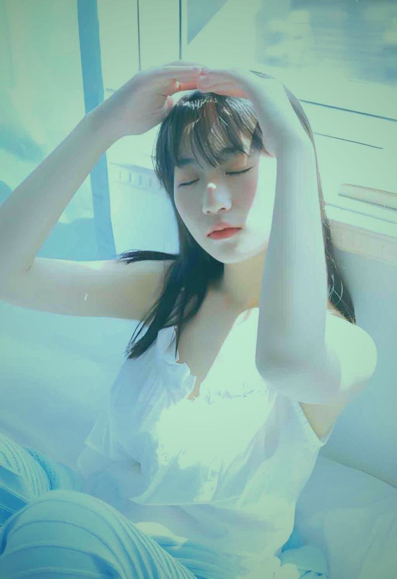 红桃视频高口碑剧情电影推荐中的人物特写画面