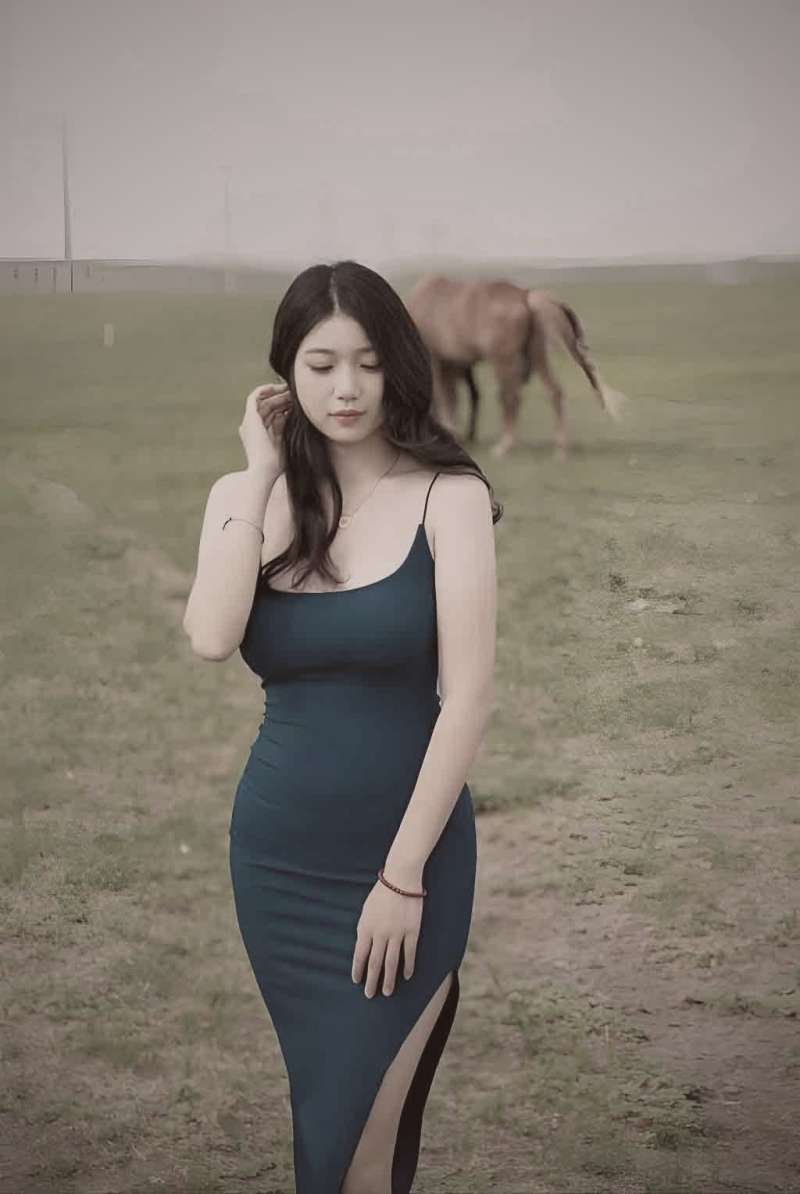 红桃视频热播明星美食竞技综艺的明星嘉宾品尝菜品，表情充满期待