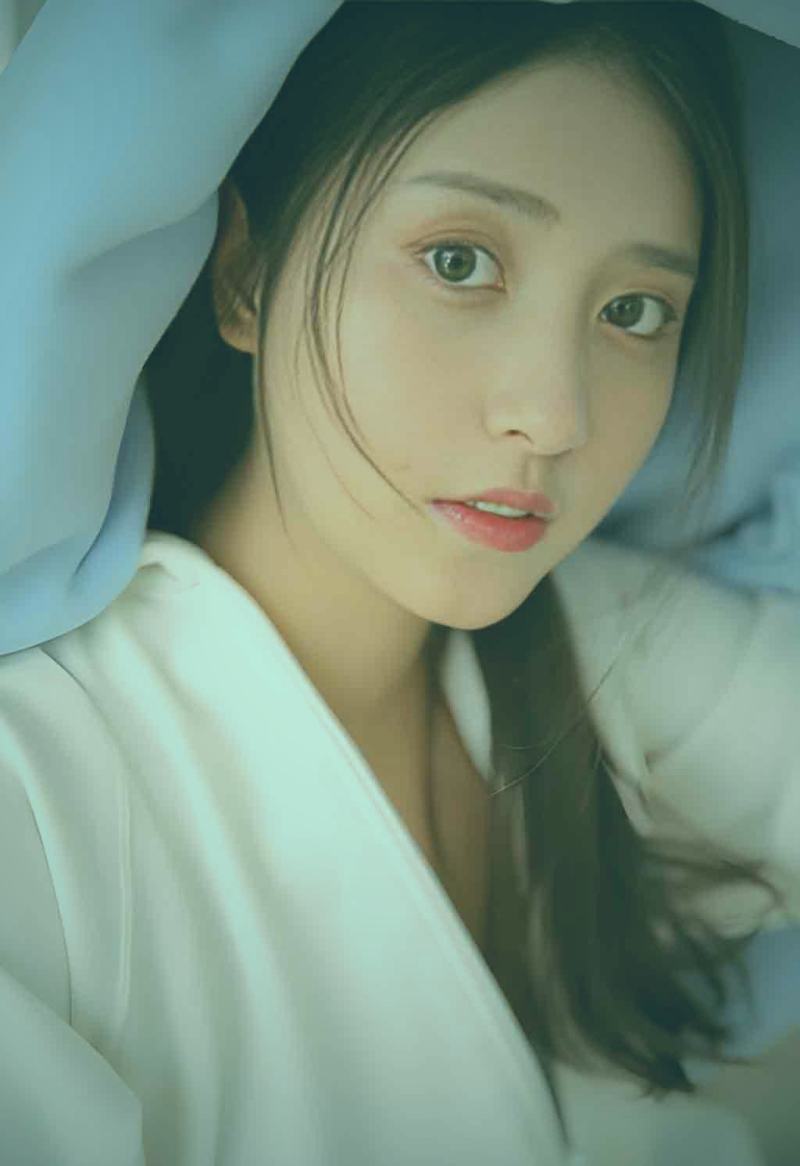 红桃视频经典治愈系电影合集封面图，展现温暖光影与人物微笑